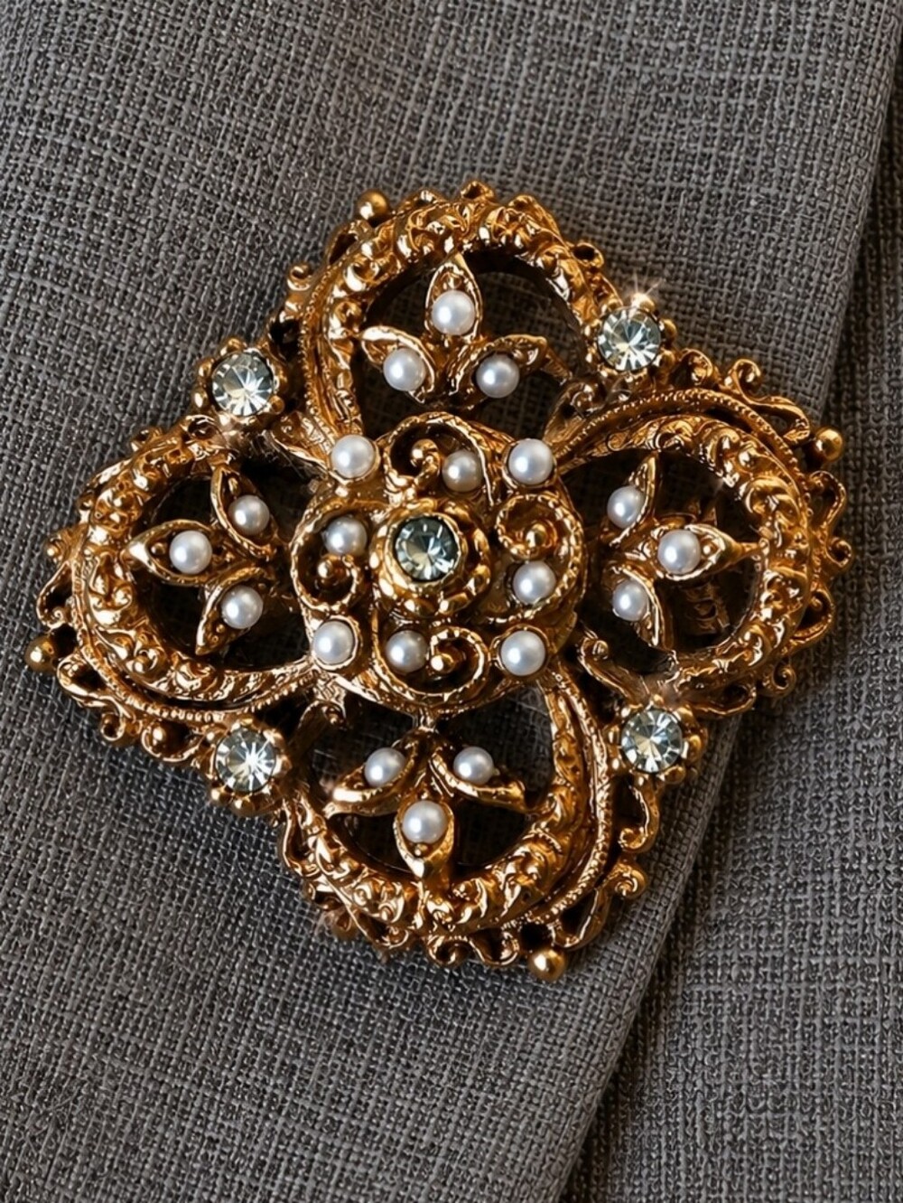 ART Arthur Pepper Signed Gold Tone Vintage Brooch Seed Pearls and Smoke Stones